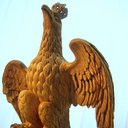 Preußischer Adler mit Krone, geschnitzt, Nussbaumholz